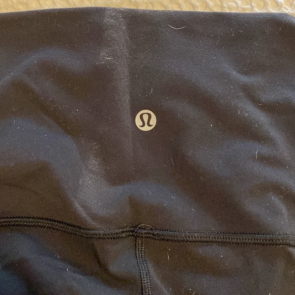 Black Wunder Under Leggings - Picture 3 of 3